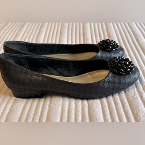 Anne Klein iflex black flats 10M